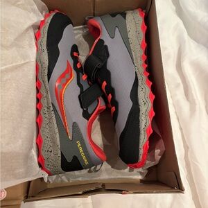 NWT Saucony Peregrine Velcro Sneakers, 6.5